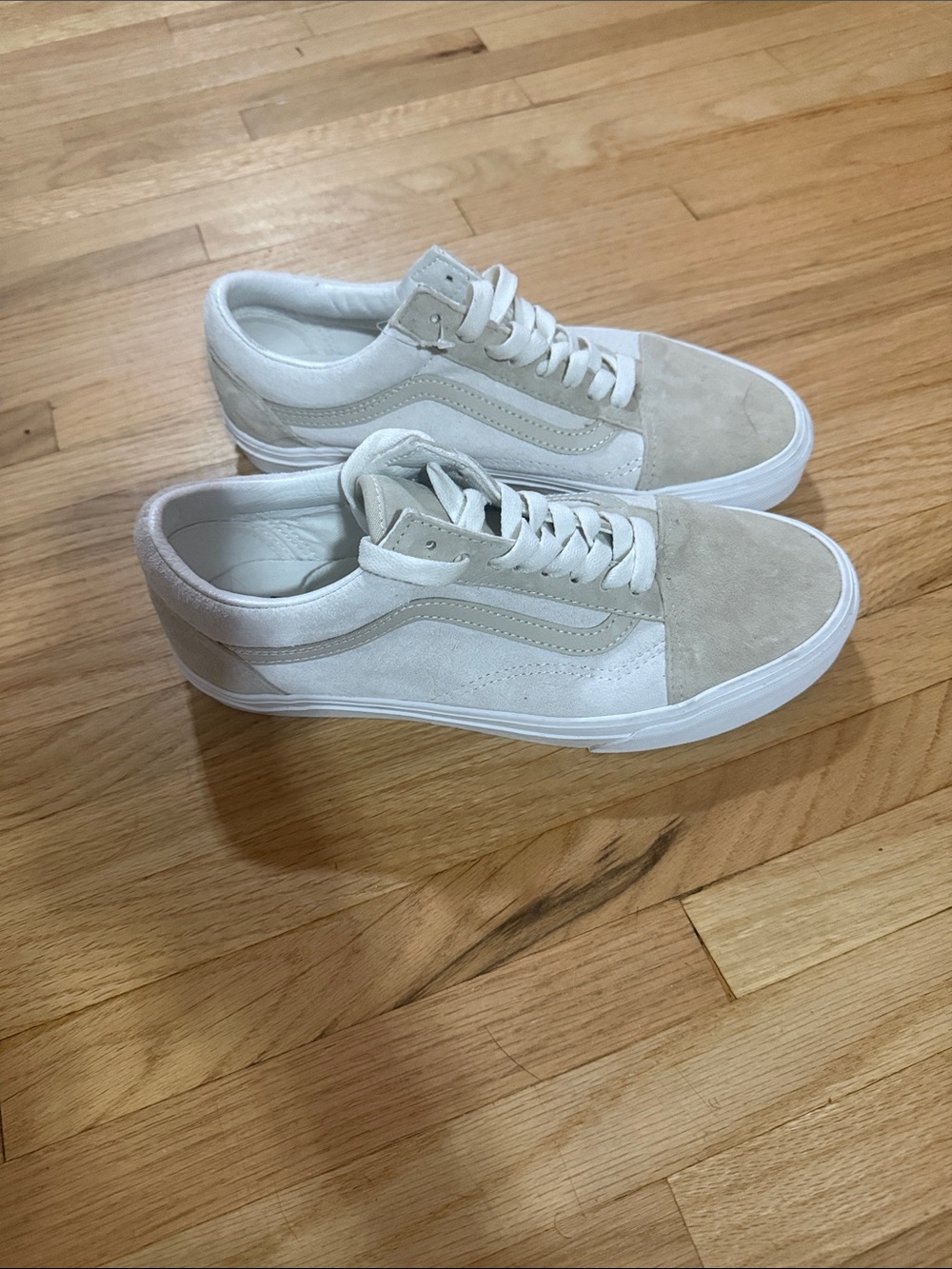 Vans Old Skool Sneakers in Light Gray and White
